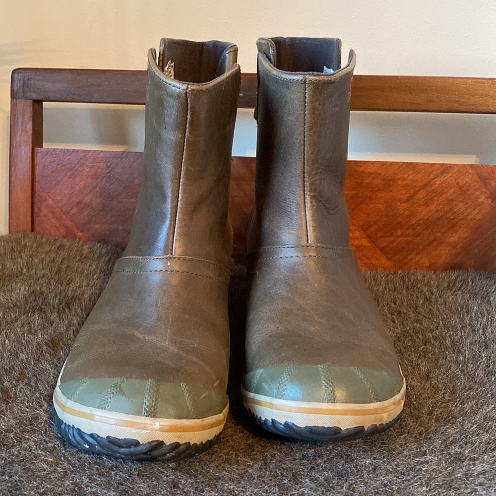Sorel Waterproof pull on slim boot olive green size 11 - Picture 4 of 8